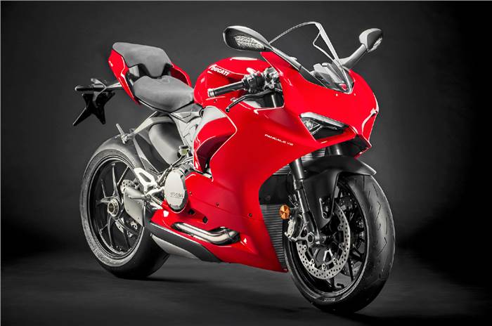 Ducati Panigale V2 price, performance, features, design.